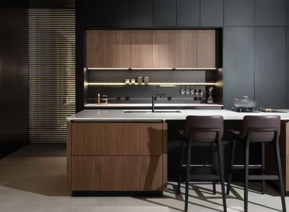 Kitchen customized cabinets